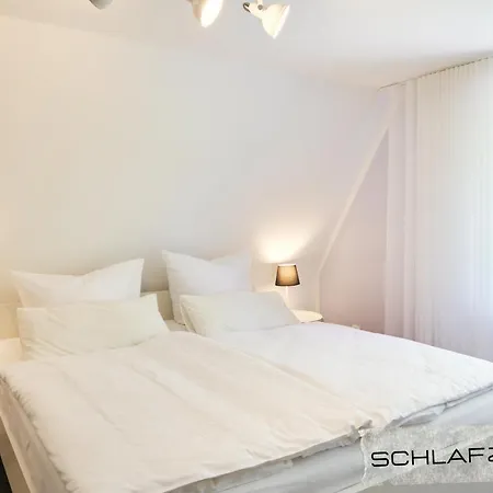 Mit Balkon In Zentraler Und Ruhiger Lage Apartmán *