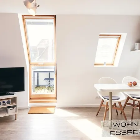 Mit Balkon In Zentraler Und Ruhiger Lage *